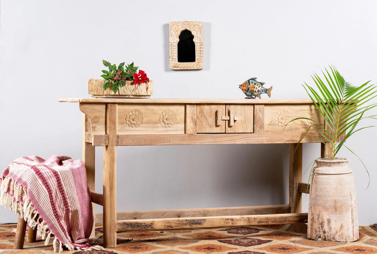 small console table,
side tables for living room,
white console table,
living room table,
living room,
vintage furniture,
wood console table,
small tv stand,
tv console cabinet,
rattan console table,
living room table,