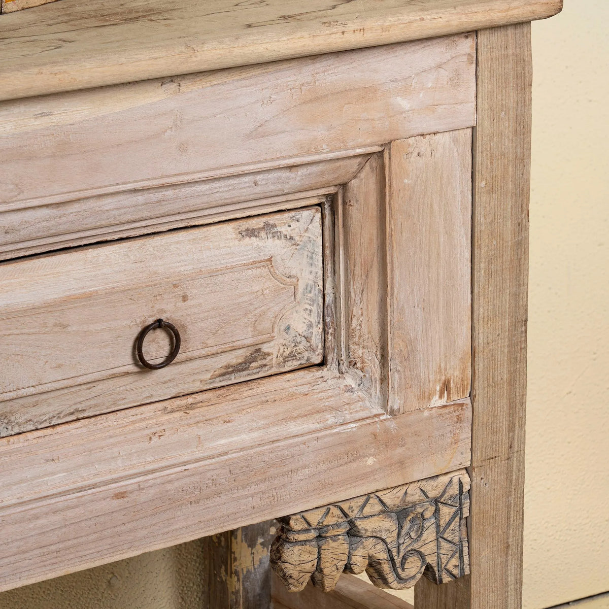 side tables for living room,
white console table,
living room table,
living room,
vintage furniture,
wood console table,
small tv stand,
tv console cabinet,
rattan console table,
living room table,
tv table stand,
antique furniture,