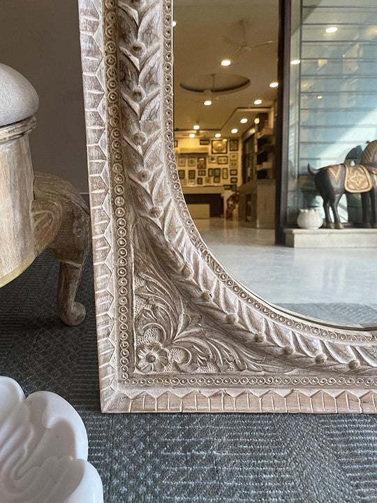 A beautifully designed jharokha mirror with a large vintage mirror, encased in a classic antique mirror frame. This piece is perfect for vintage floor mirrors, as well as for use in bathrooms, creating a luxurious feel with its intricate carvings and antique gold frame. It’s a must-have for those seeking vintage mirrors for sale.