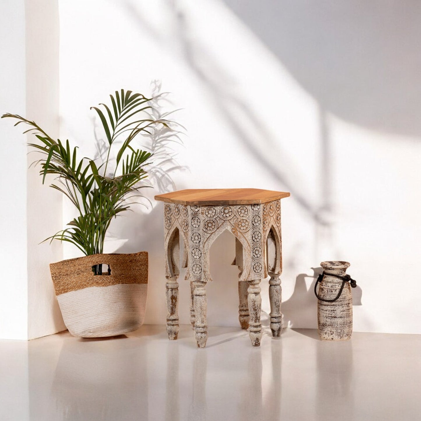 Coffee Table Jula – Hand-Carved Mango Wood