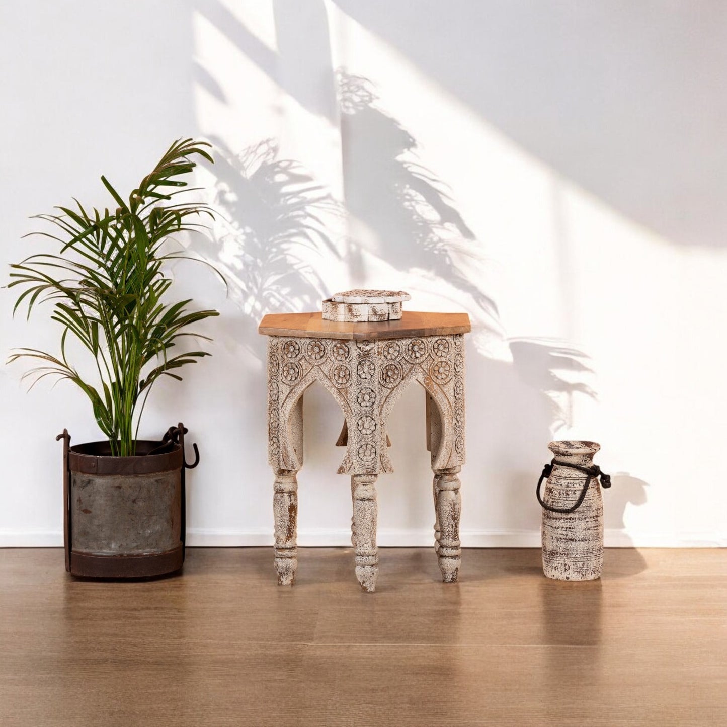 Coffee Table Jula – Hand-Carved Mango Wood