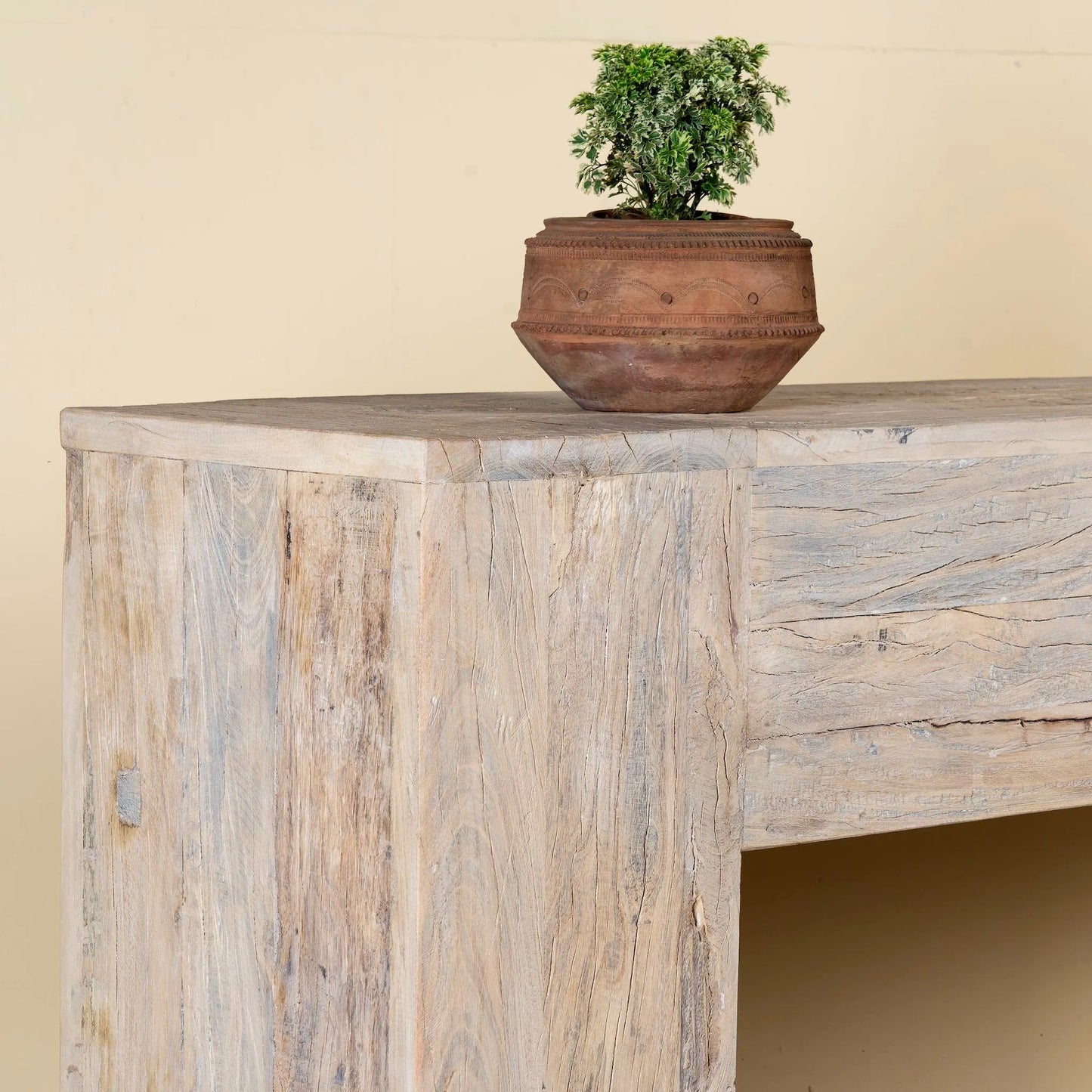 living room furniture sets,
tv console table,
console table with drawers,
console table with storage,
wooden bar stools,
small console table,
side tables for living room,
white console table,
living room table,
living room,
vintage furniture,
wood console table,