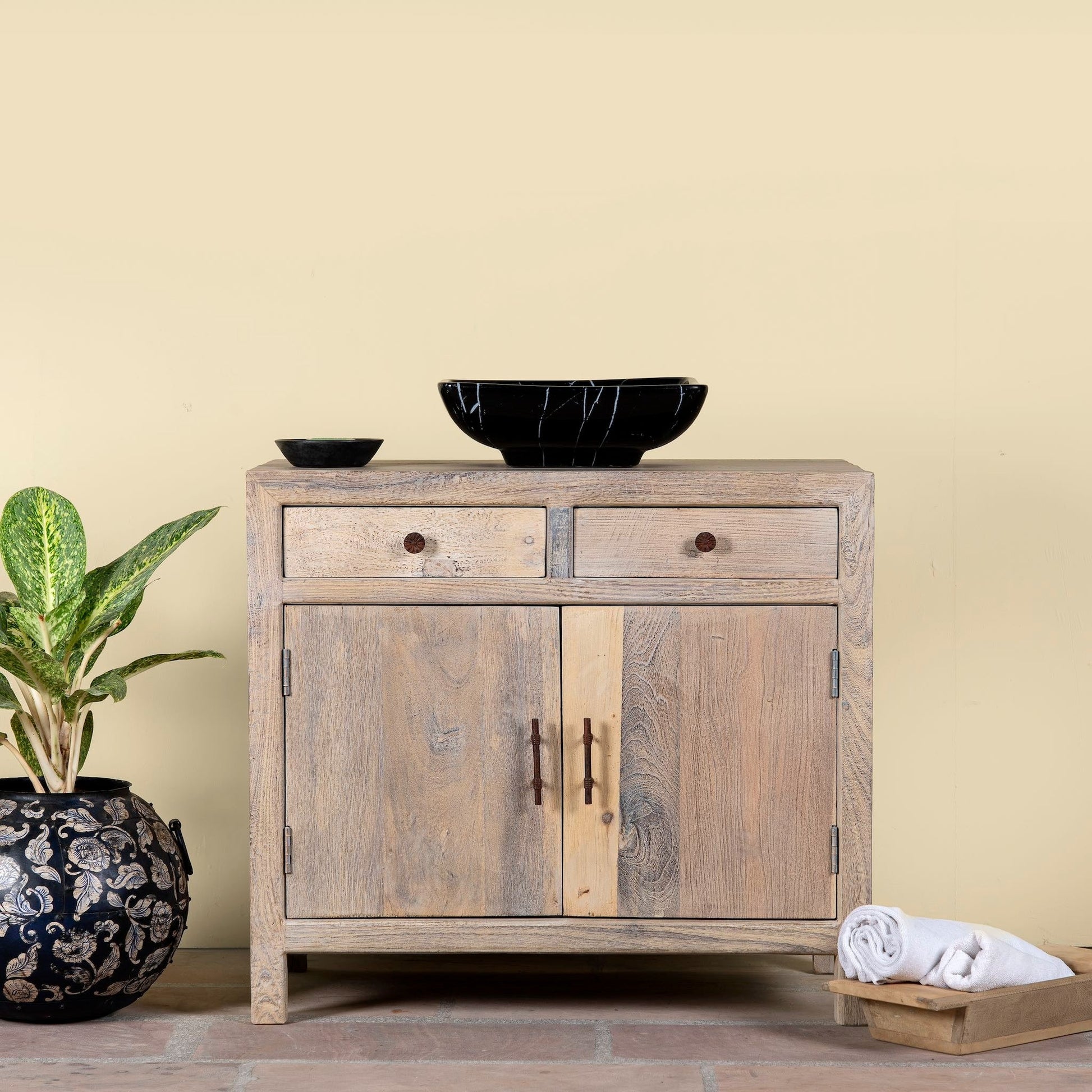 cabinets,
living room furniture,
furniture,
solid wood cabinet,
vintage cabinet,
carved cabinet,
luxury cabinet,
home furnishings,