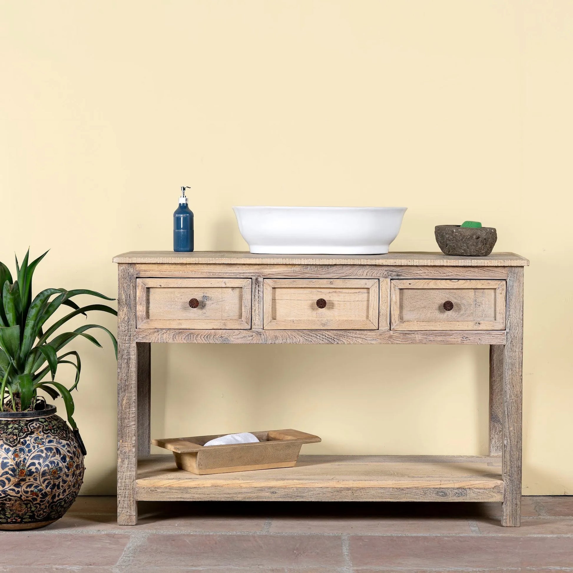 tv table,
living room furniture sets,
tv console table,
console table with drawers,
console table with storage,
wooden bar stools,
small console table,
side tables for living room,
white console table,
living room table,
living room,
vintage furniture,