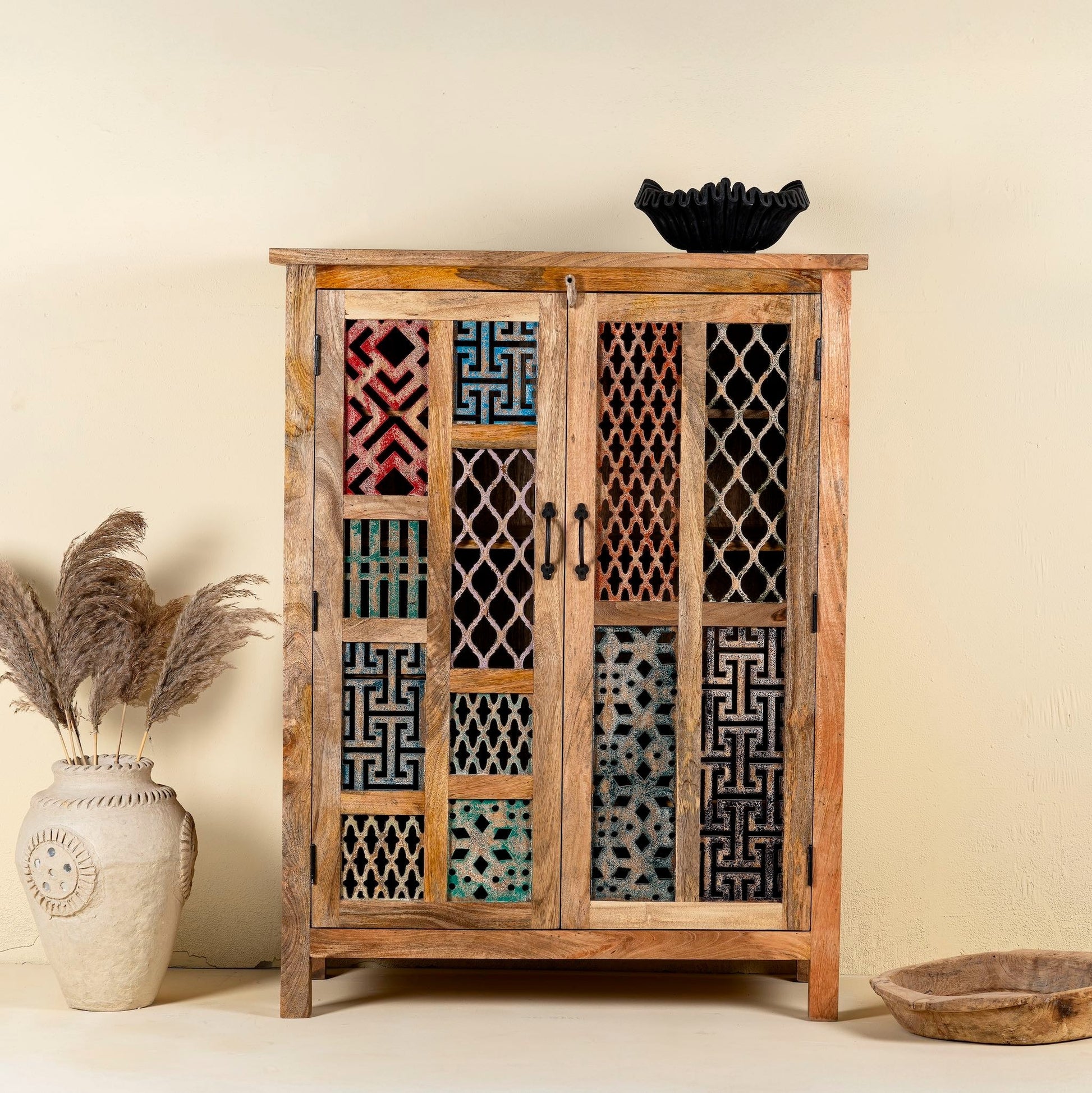 
cabinets,
living room furniture,
furniture,
solid wood cabinet,
vintage cabinet,
carved cabinet,
luxury cabinet,
home furnishings