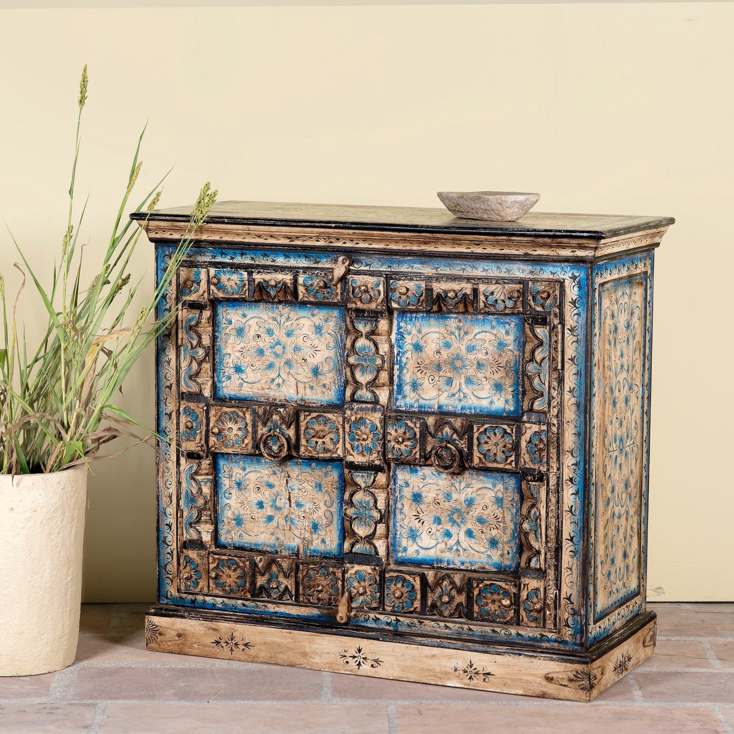 console table,
chest of drawers,
home furniture,
outdoor kitchen cabinets,
bedroom dresser,
sideboard cabinet,
chest of drawers