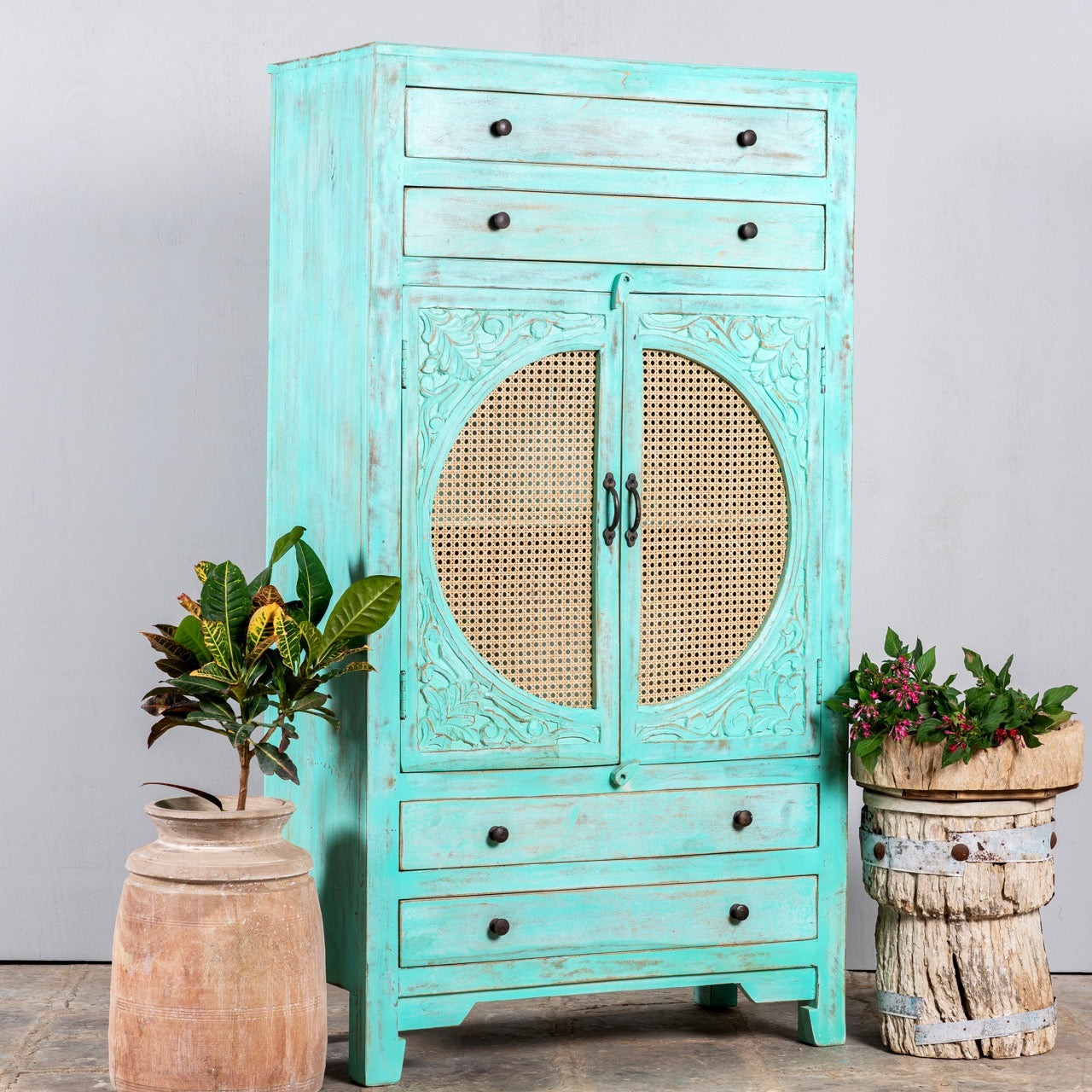 solid wood cabinet,
vintage cabinet,
carved cabinet,
luxury cabinet,
home furnishings,
furniture stores near me,
garden furniture,
bathroom vanity,