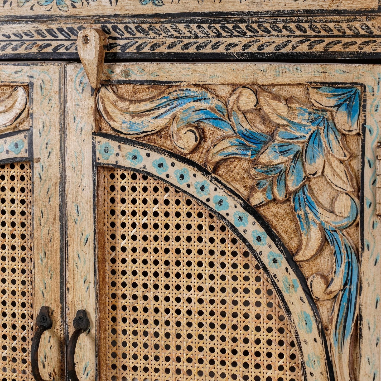 carved cabinet,
luxury cabinet,
home furnishings,
furniture stores near me,
garden furniture,
bathroom vanity,