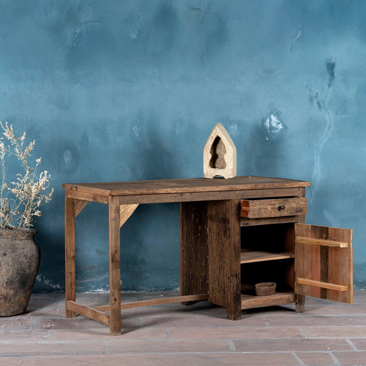 console table,
living room furniture,
heritage furniture,
solid wood furniture,
antique vintage furniture,
tv table,
living room furniture sets,
tv console table,
console table with drawers,
console table with storage,
wooden bar stools,