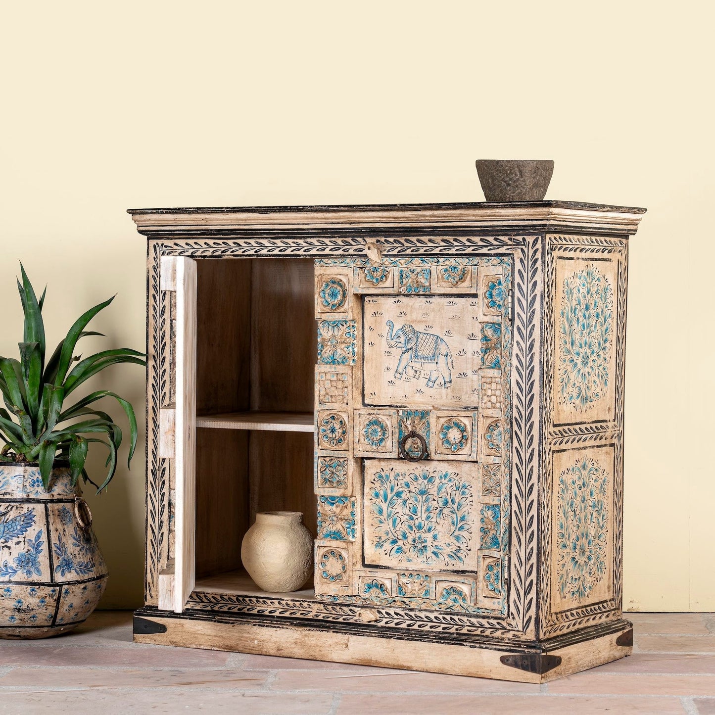 cabinets,
living room furniture,
furniture,
solid wood cabinet,
vintage cabinet,
carved cabinet,
luxury cabinet,