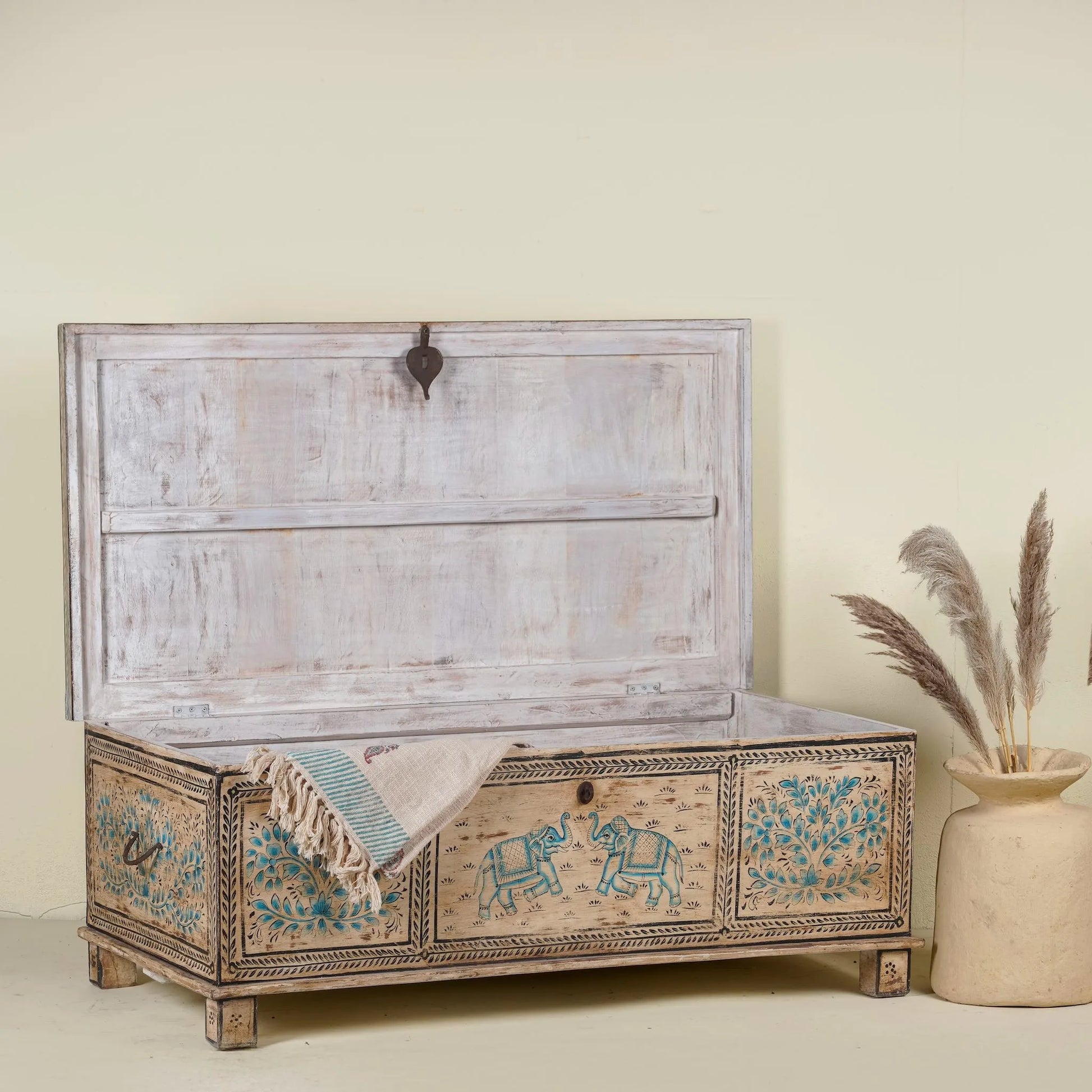 metal storage trunk,
trunk furniture,
trunk storage box,
chest storage box,
vintage storage trunk,
clothes trunk,
wooden trunk box,
small trunk box,
storage trunk furniture,
trunk box storage,
antique storage trunk,
clothes trunk storage,