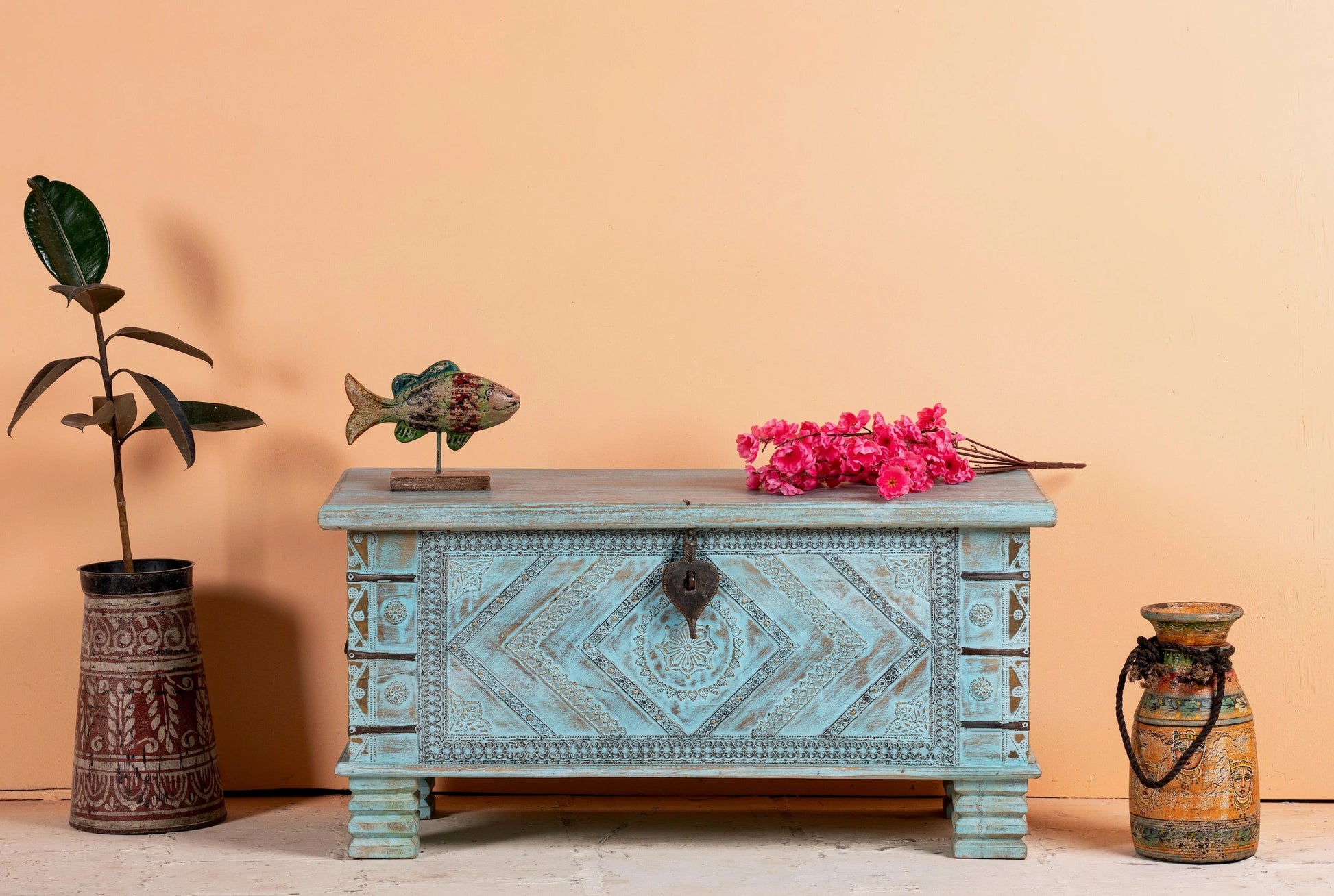 clothes trunk,
wooden trunk box,
small trunk box,
storage trunk furniture,
trunk box storage,
antique storage trunk,
clothes trunk storage,
antique wooden trunk,
big trunk for storage,