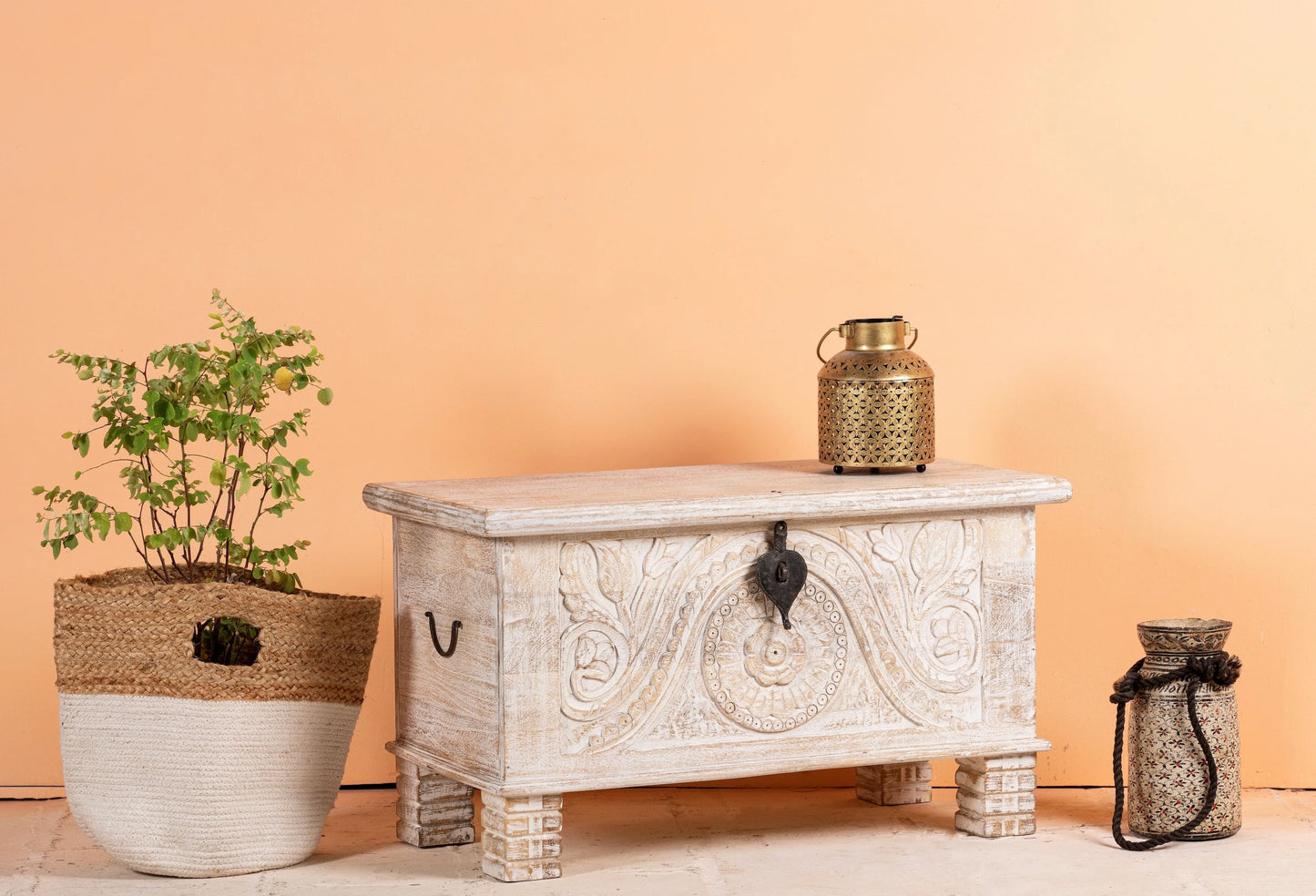 storage trunk for bedroom,
trunk box,
metal storage trunk,
trunk furniture,
trunk storage box,
chest storage box,
vintage storage trunk,
clothes trunk,
wooden trunk box,