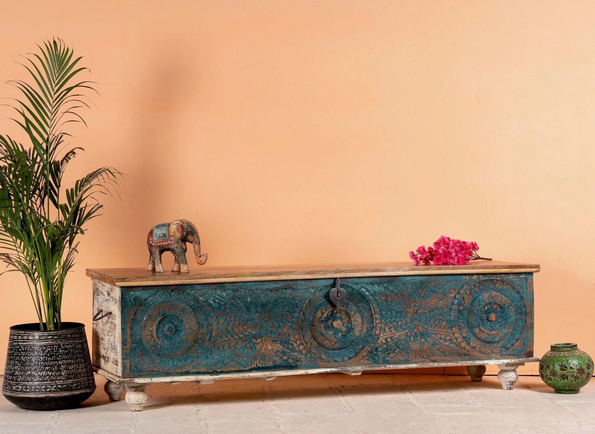 chest storage,
wooden chest trunk,
storage trunk for bedroom,
trunk box,
metal storage trunk,
trunk furniture,
trunk storage box,
chest storage box,
vintage storage trunk,
clothes trunk,
wooden trunk box,