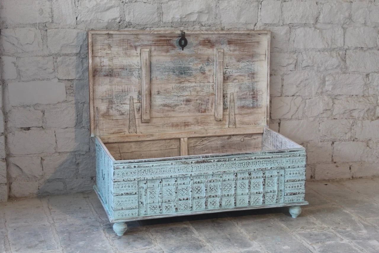 vintage storage trunk,
clothes trunk,
wooden trunk box,
small trunk box,
storage trunk furniture,
trunk box storage,
antique storage trunk,
clothes trunk storage,
antique wooden trunk,
big trunk for storage,