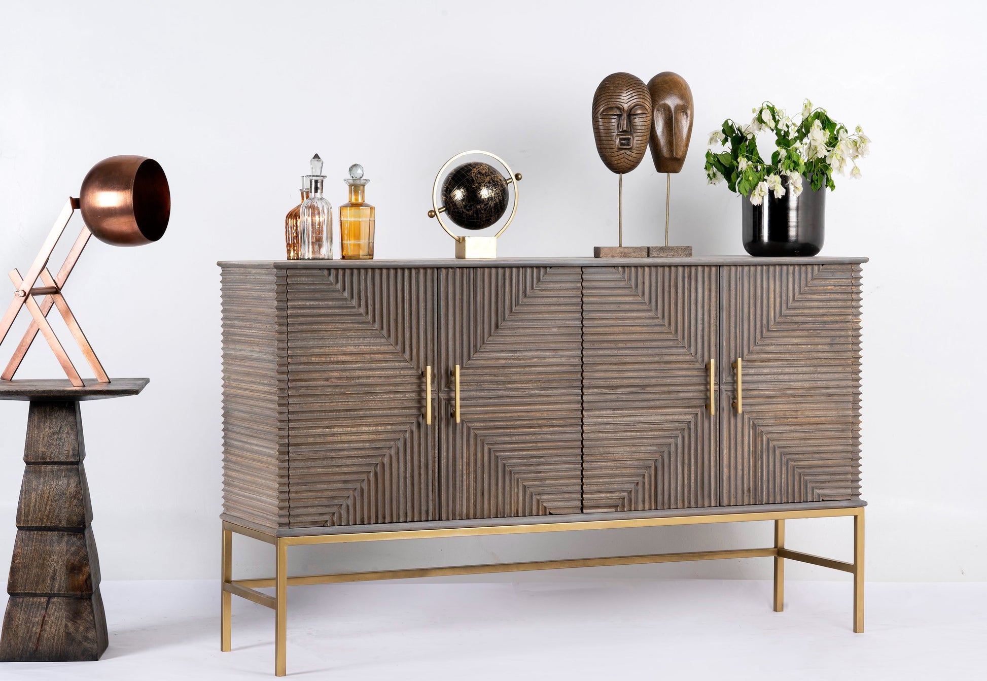 media console,
tv console,
living room sets,
shoe storage cabinet,
storage cabinet,
sideboard cabinet,
display cabinet,
black sideboard,