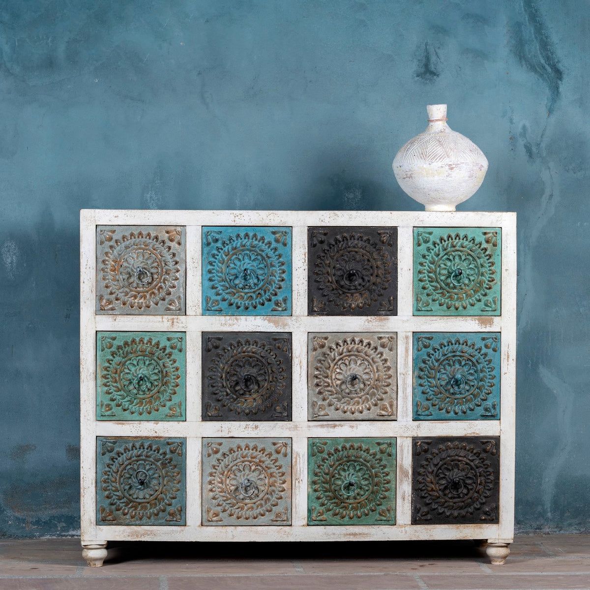cabinets,
living room furniture,
furniture,
solid wood cabinet,
vintage cabinet,
carved cabinet,
luxury cabinet