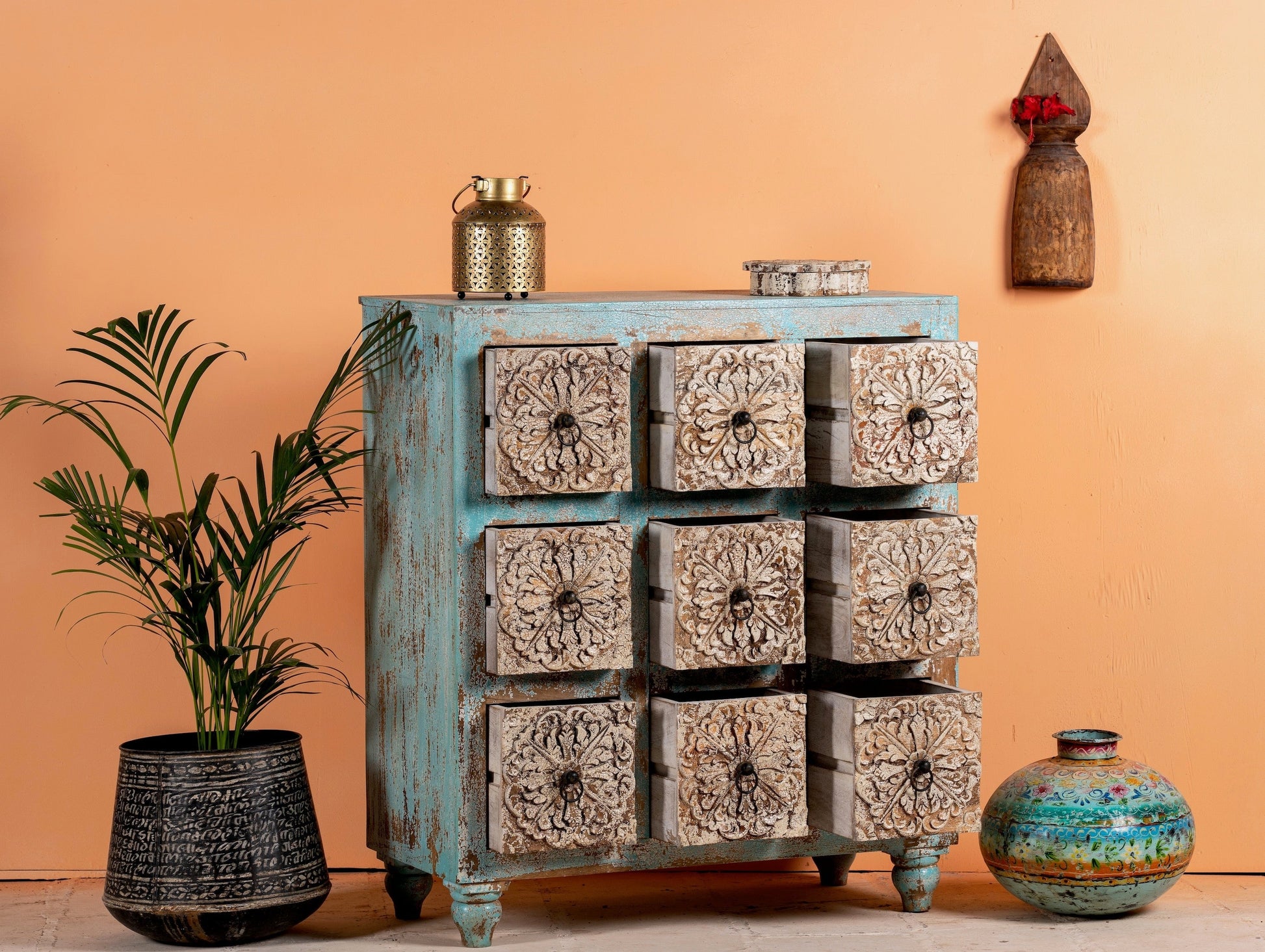 cabinets,
living room furniture,
furniture,
solid wood cabinet,
vintage cabinet,
carved cabinet,
luxury cabinet,
home furnishings,