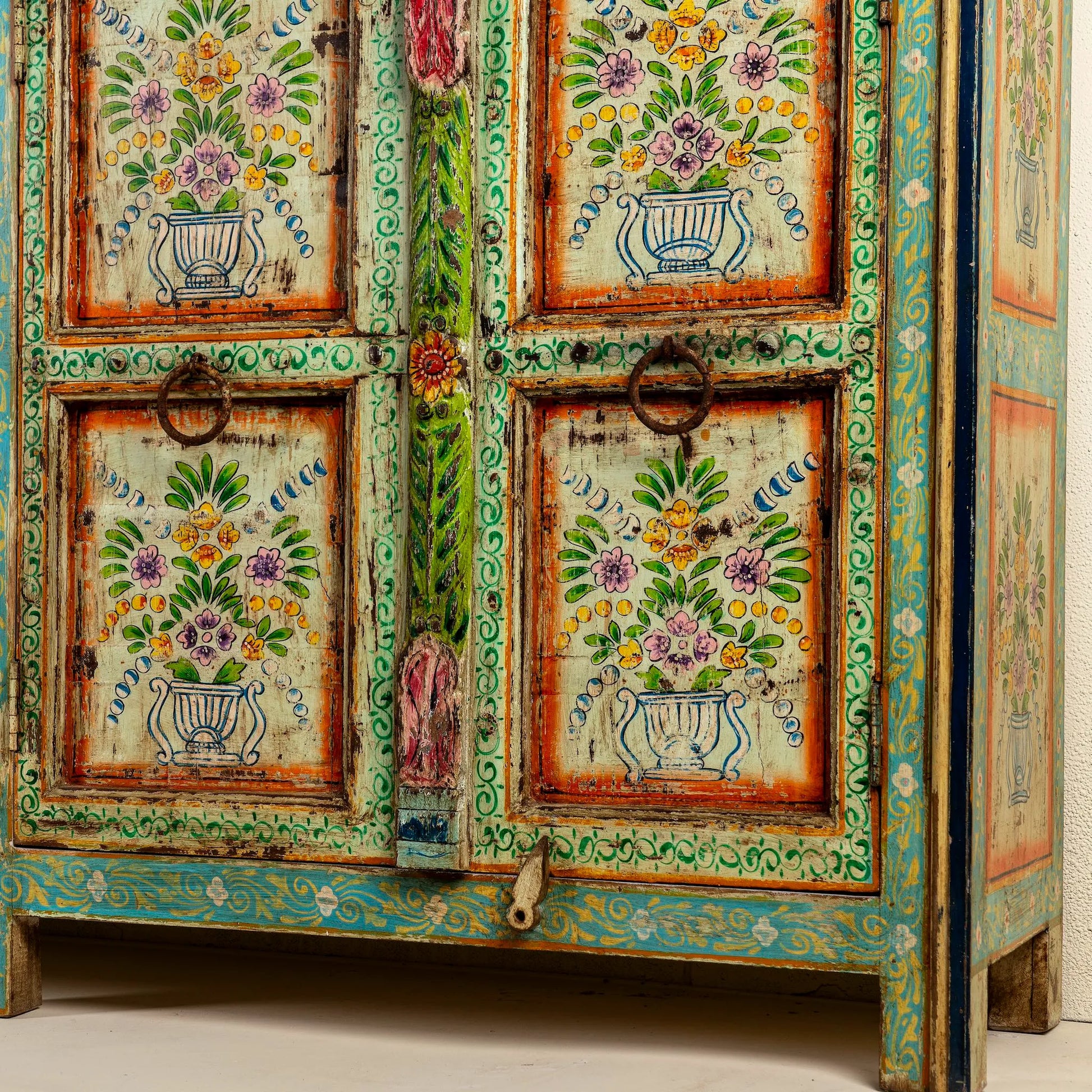 solidwood sideboard,
living room furniture,
console storage,
vintage style cabinet,
carved cabinet,
kitchen cabinets,
tv stand,
living spaces,
bathroom vanity,
console table,tv unit,
long cabinet,
solidwood sideboard,
living room furniture,
console storage,
vintage style cabinet,
carved cabinet,