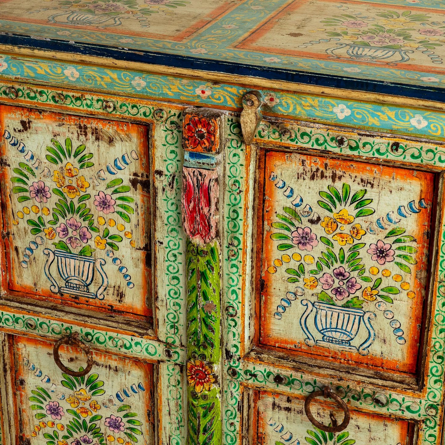 solidwood sideboard,
living room furniture,
console storage,
vintage style cabinet,
carved cabinet,
kitchen cabinets,
tv stand,
living spaces,
bathroom vanity,
console table,tv unit,
long cabinet,
solidwood sideboard,
living room furniture,
console storage,
vintage style cabinet,
carved cabinet,