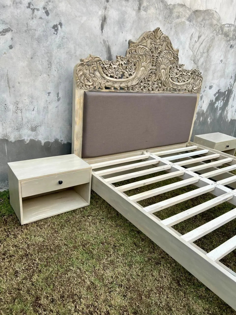 queen solid wood bed,
bedroom furniture,
carved bed,
antique bedroom,
king size bed,
bed frame,
bedroom sets,
double bed,
king size bed frame,