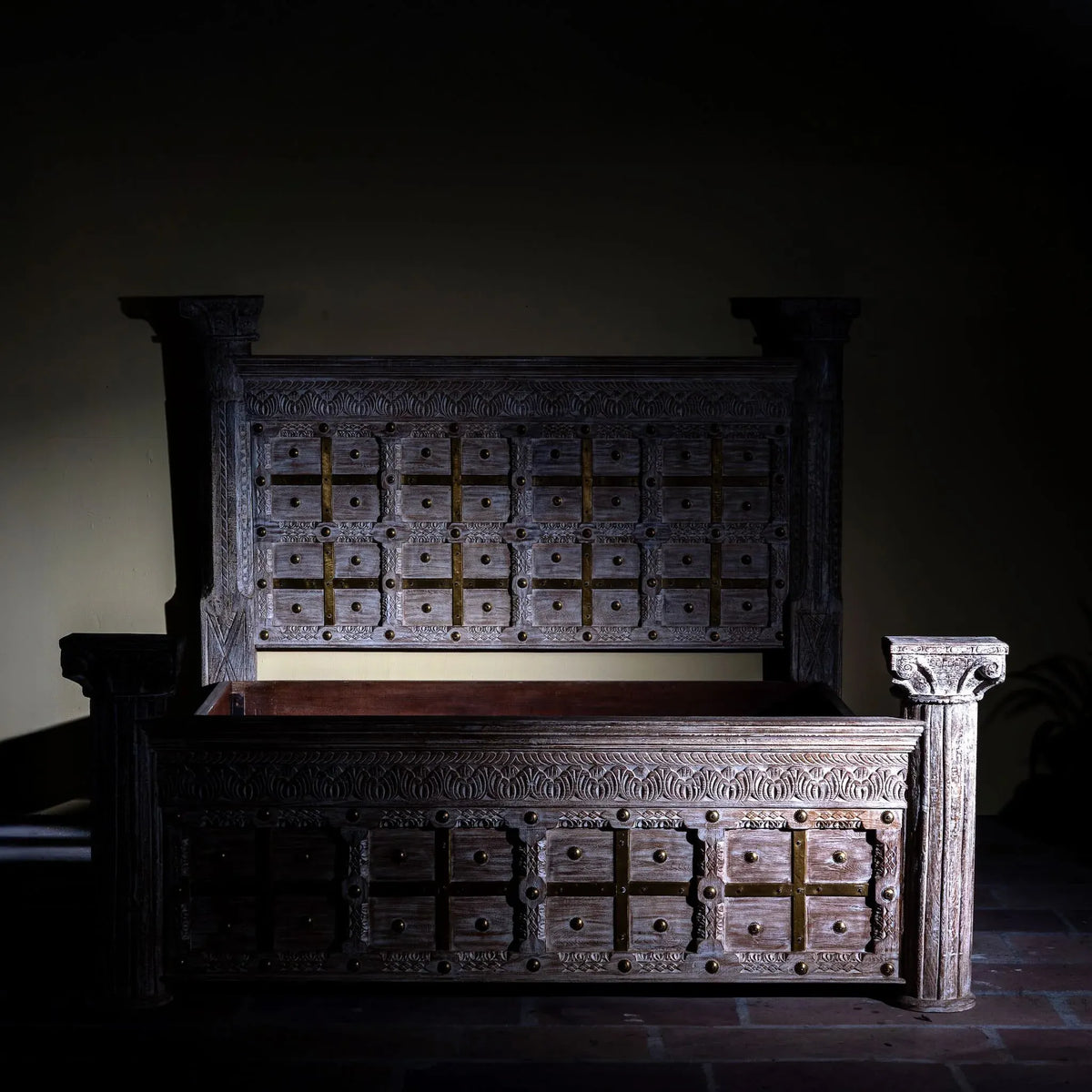 queen solid wood bed,
bedroom furniture,
carved bed,
antique bedroom,
king size bed,
bed frame,
bedroom sets,
double bed,